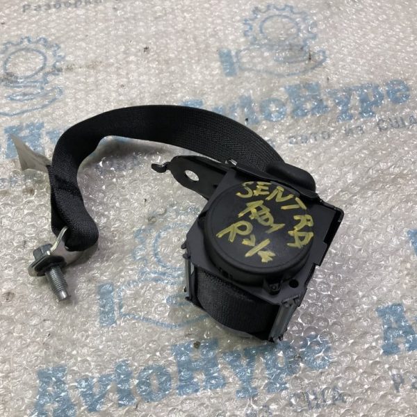 Ремень безопасности зад центр Nissan Sentra 15-19 черн 88854-3RM8A