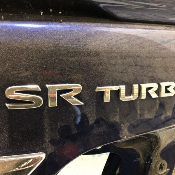 Эмблема SR TURBO крышки багажника Nissan Sentra 13-19 84890-3RA0A