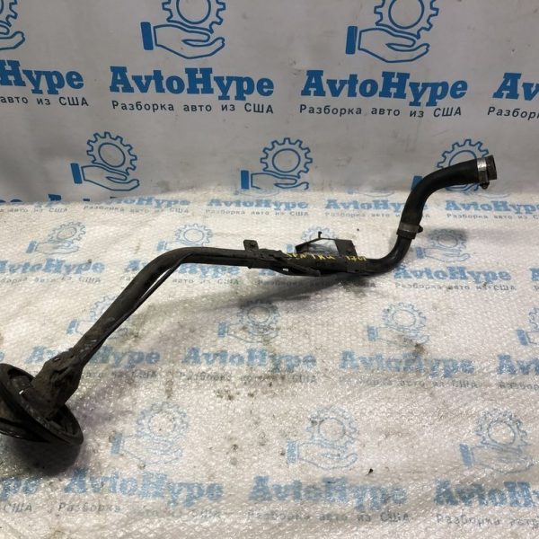 Заливная горловина топливного бака Nissan Sentra 15-19 17220-4FU0A