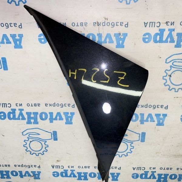 Заглушка треугольник зад лев Nissan Murano z52 15- 768A55AA0A