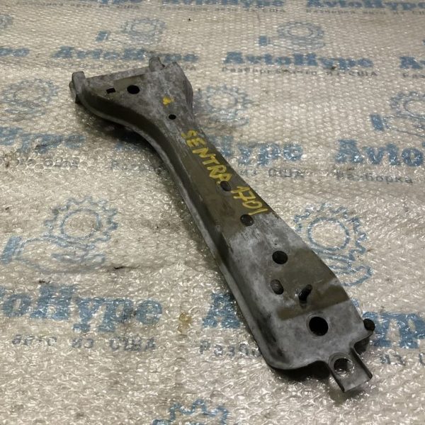 Треугольник уголок крыла перед лев Nissan Murano z52 15- 963195AA0A