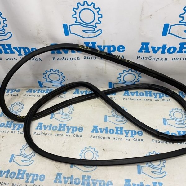 Уплотнитель дверного проема перед лев Nissan Murano z52 15- 76922-5AA0E