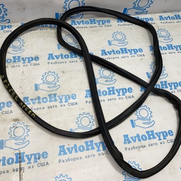 Уплотнитель дверного проема перед прав Nissan Murano z52 15- 76921-5AA0E