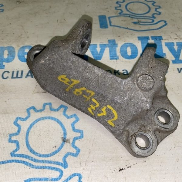 Крепление подушки двигателя правое нижнее Nissan Murano z52 15- 113323KA0A