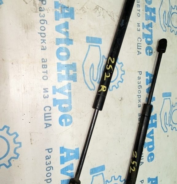 Амортизатор капота правый Nissan Murano z52 15- 654705AA0A