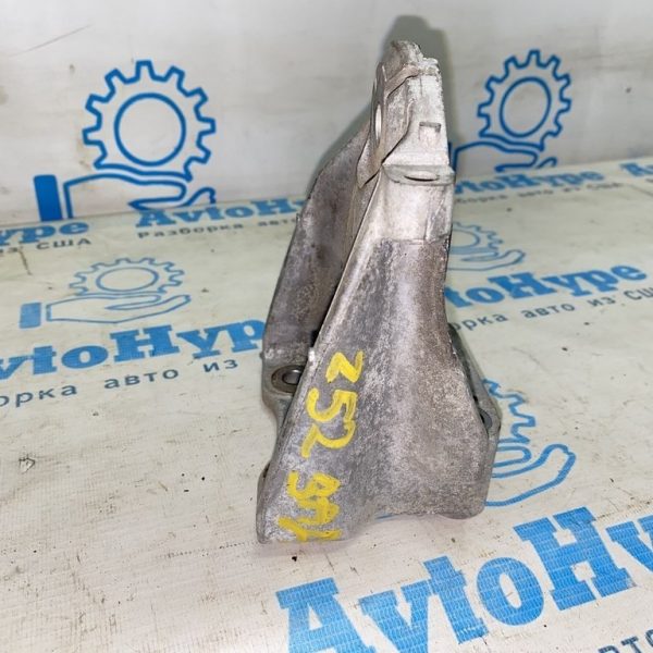 Крепление подушки двигателя переднее Nissan Murano z52 15- FWD 11274JA100