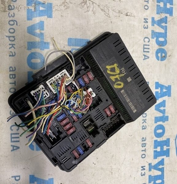 Блок предохранителей подкапотный Nissan Murano z52 15-