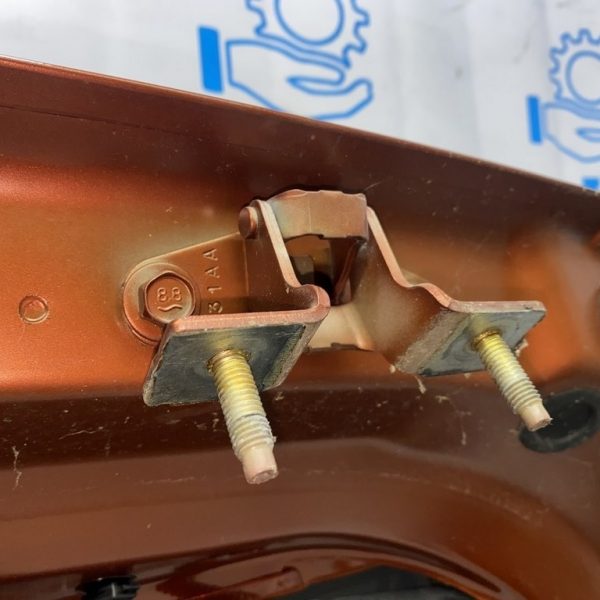 Петля двери багажника левая Jeep Compass 11-16 4589531AA