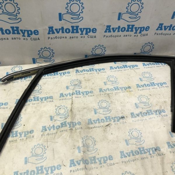 Молдинг двери верхний перед лев Jeep Cherokee KL 14- хром с уплотнителем стекла 68141894AA