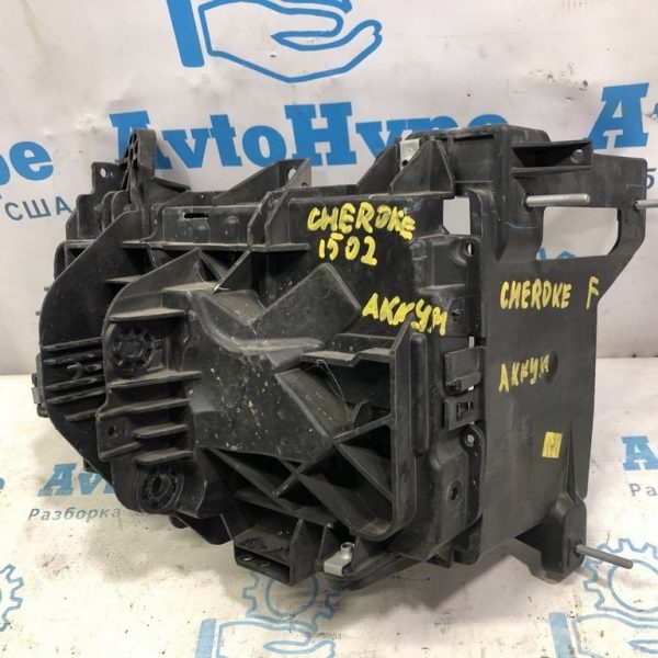 Поддон АКБ Jeep Cherokee KL 14- 68186053AC