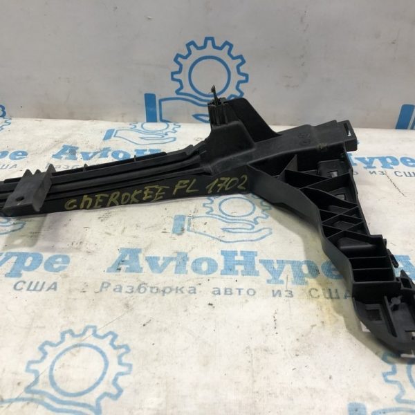 Направляющая стекла двери перед лев Jeep Cherokee KL 14- 68227289AA