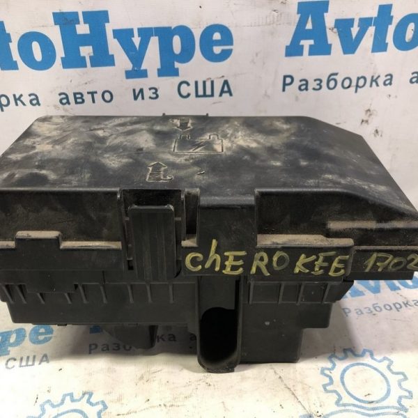Блок предохранителей подкапотный Jeep Cherokee KL 14- 2.4 68224408AC