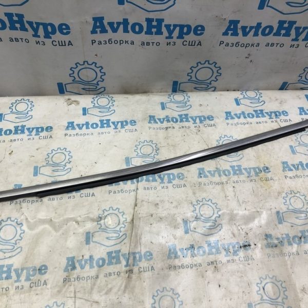 Молдинг дверь-стекло центральный перед лев Jeep Cherokee KL 14- хром 68442225AA