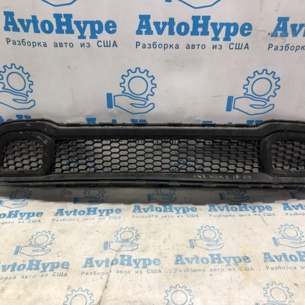 Нижняя решетка переднего бампера Jeep Cherokee KL 14-18 дорест 68203216AA