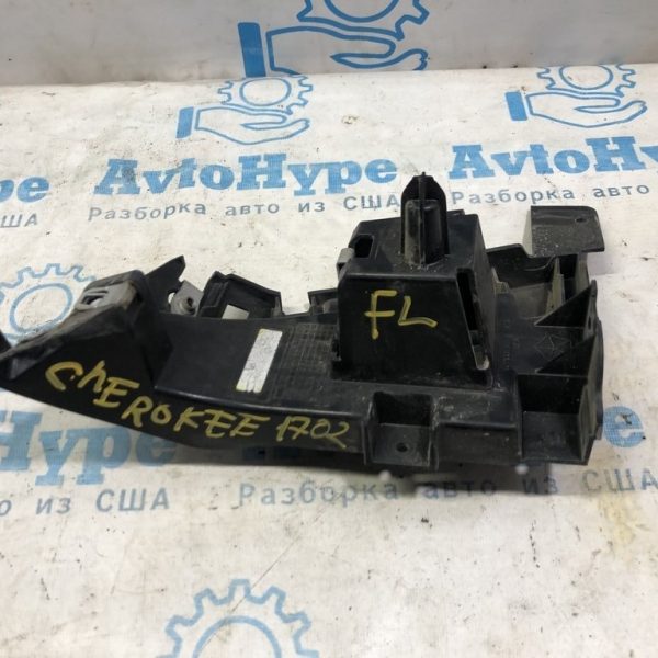 Крепление переднего бампера левое крыло Jeep Cherokee KL 14-18 дорест 68210065AB