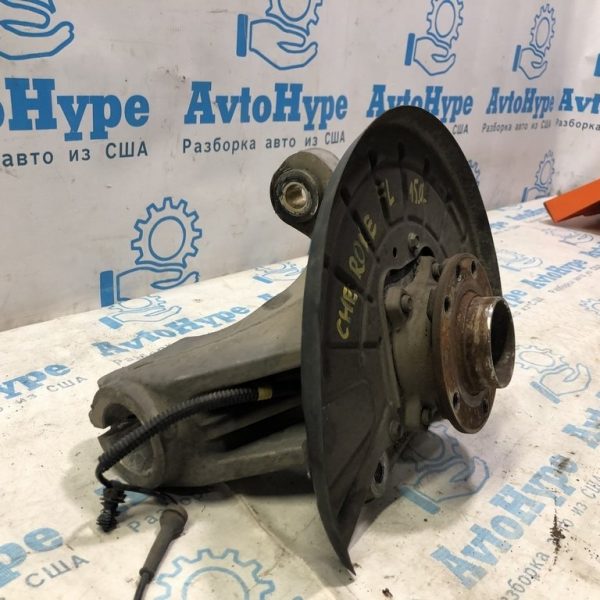 Цапфа перед лев Jeep Cherokee KL 14- FWD 4877827AF