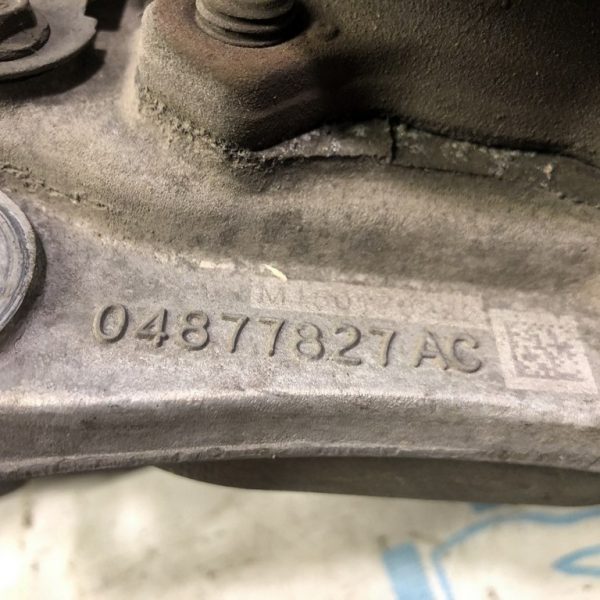 Цапфа перед лев Jeep Cherokee KL 14- FWD (04) 4877827AF