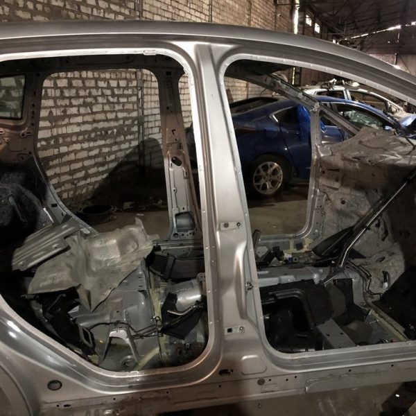 Стойка кузовная центральная правая Ford C-max MK2 13- (01) цвет UX DM5Z5824300A