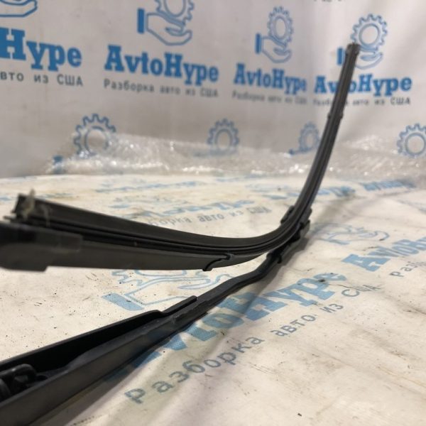 Поводок дворника правый Ford C-max MK2 13- DM5Z17526C