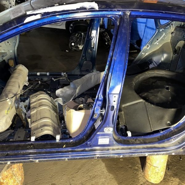 Стойка кузовная центральная левая Nissan Sentra 13-19 (01) синий цвет RAY G6571-9AMMA