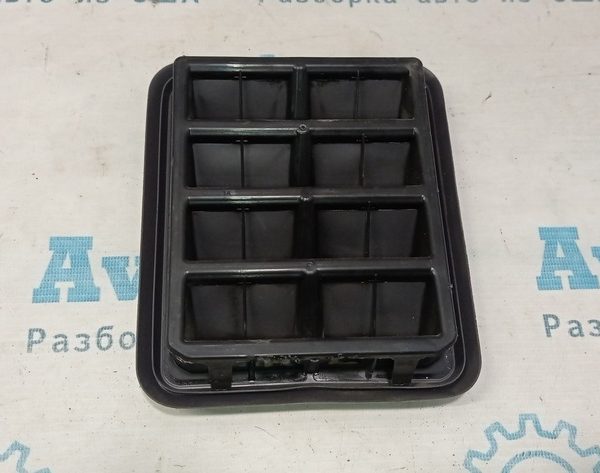 Щиток вентиляции левый Jeep Cherokee KL 14- 68260545AA