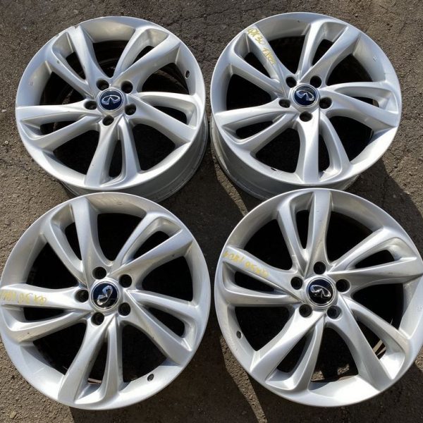 Комплект дисков R18 4шт Infiniti QX30 17- S (01) один с бордюркой незначит. D03005DA1B