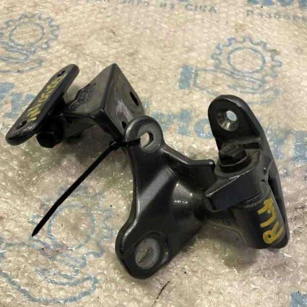 Петля двери нижняя перед лев Infiniti QX30 17- H0421-5DMMA