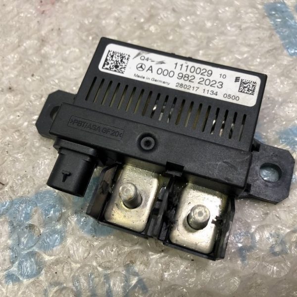 Реле дополнительного аккумулятора Infiniti QX30 17- A0009822023