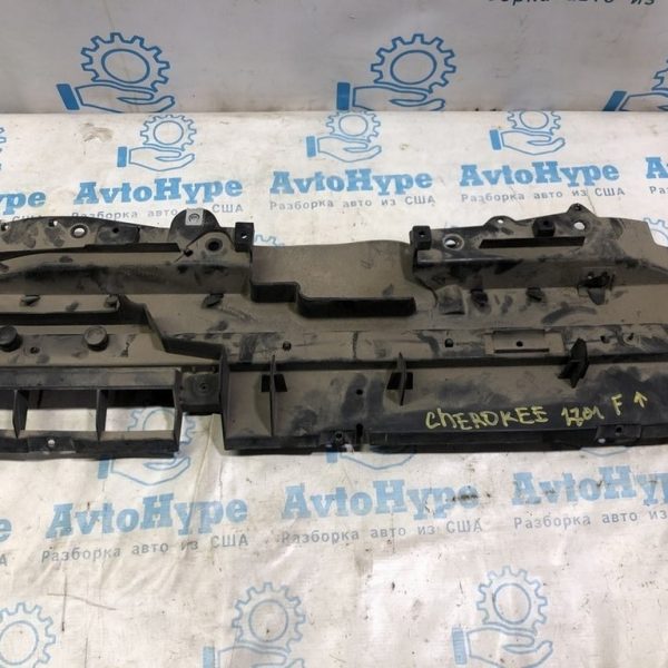 Дефлектор радиатора верх Jeep Cherokee KL 14- 2.4 68203073AA