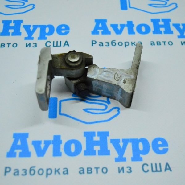 Петля двери верхняя перед лев VW Jetta 11-18 USA 8K0-831-401-S