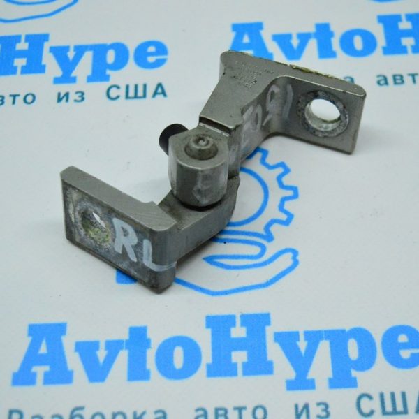 Петля двери нижняя зад лев VW Jetta 11-18 USA 8K0-831-401-S