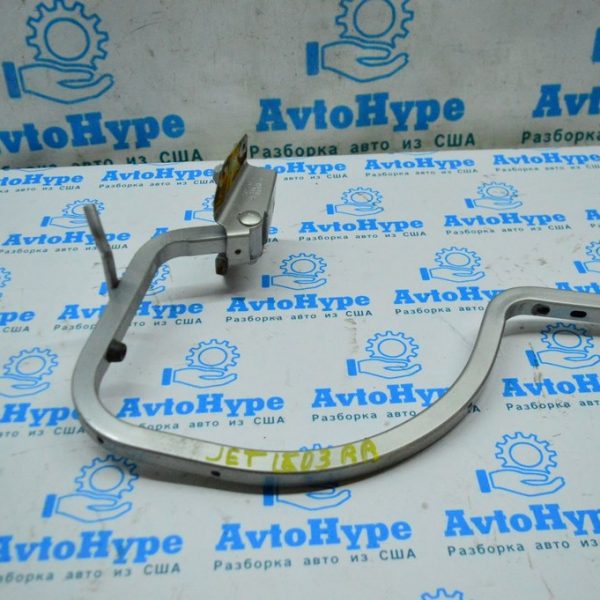 Петля крышки багажника правая VW Jetta 11-18 USA 5C6-827-302-D