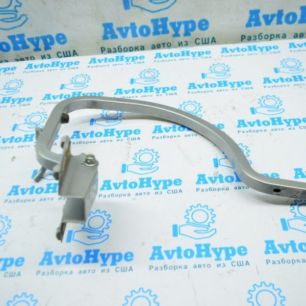 Петля крышки багажника левая VW Jetta 11-18 USA 5C6-827-301-E