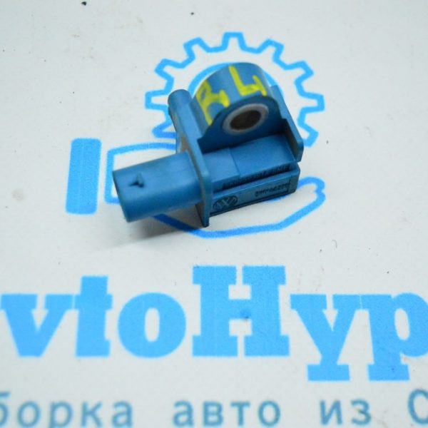 Датчик подушки безопасности задний лев VW Jetta 11-18 USA 5K0-959-351-A