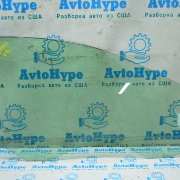 Стекло двери перед прав VW Jetta 11-18 USA 5C6-845-202-C