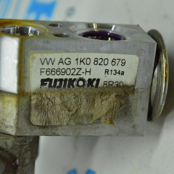 Клапан trv кондиционера VW Jetta 11-18 USA 2.0 1.8T (03) 1K0820679