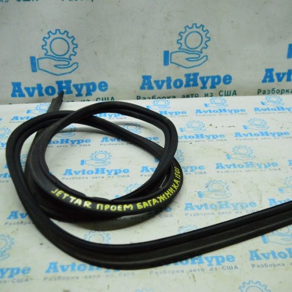 Уплотнитель крышки багажника VW Jetta 11-18 USA 5C6-827-705-A-5AP