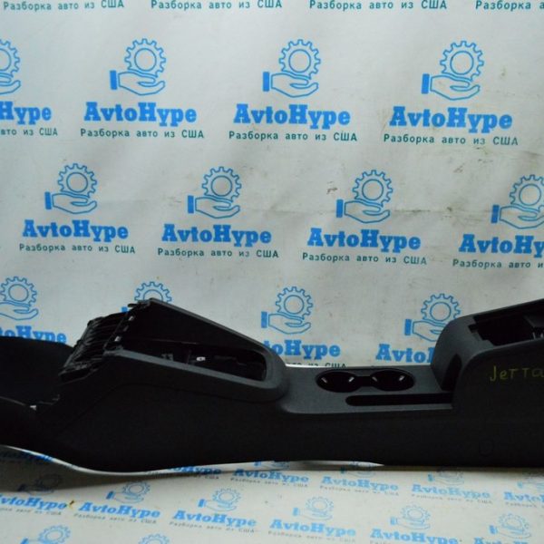 Консоль центральная (подлокотник и подстаканники) VW Jetta 11-18 USA черн под подлокотник 5C7-863-241-P-82V