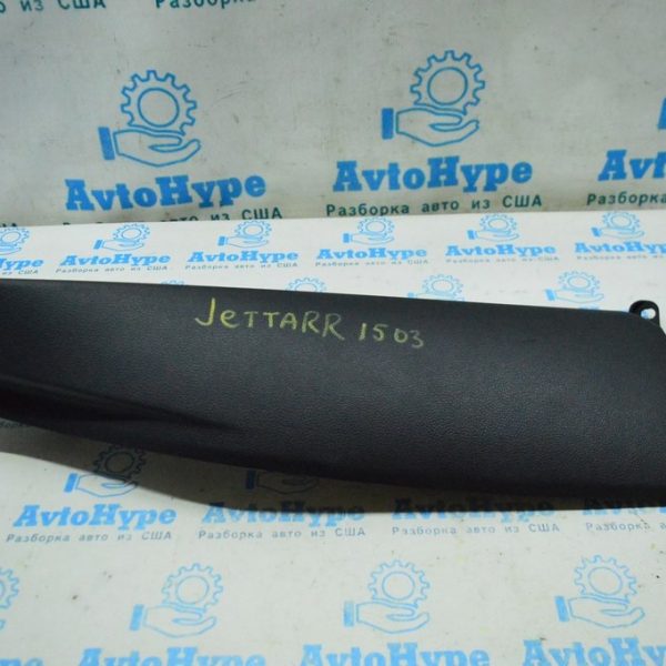 Накладка задней стойки нижняя правая VW Jetta 11-18 USA черн 5C6-867-766-82V