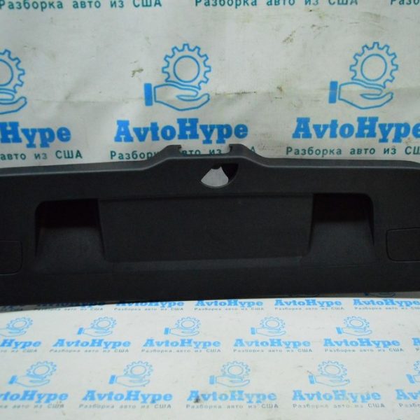 Обшивка крышки багажника VW Jetta 11-18 USA 5C6-867-605-D