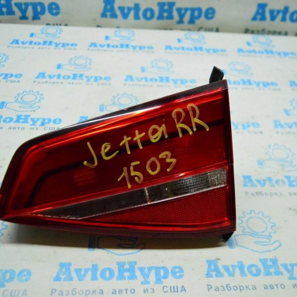 Фонарь внутренний (крышка багажника) правый VW Jetta 15-18 USA галоген (03) 5C6-945-094-K