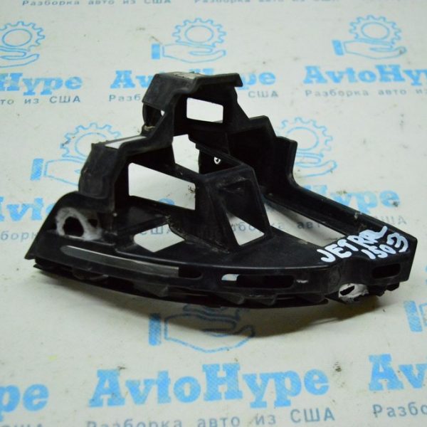 Крепление заднего бампера под фонарем правое VW Jetta 15-18 USA 5C6-807-394-E