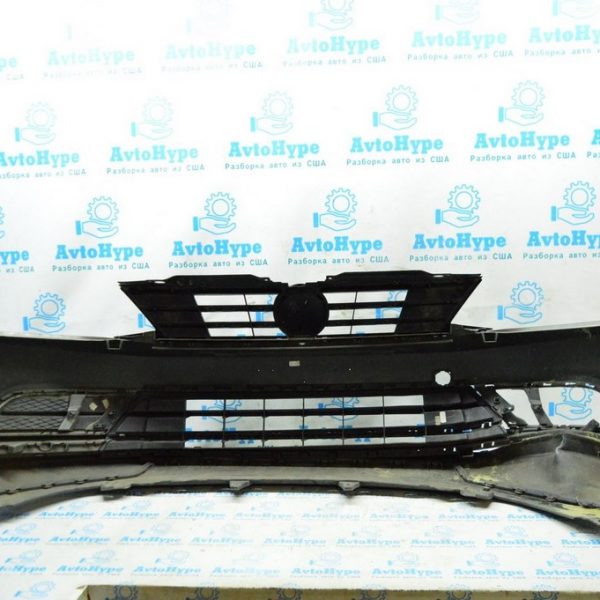 Нижняя решетка переднего бампера VW Jetta 15-18 USA без парктроников (03) незнач деф. 5C6-853-677-Q-9B9