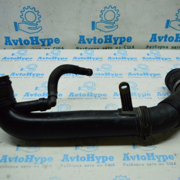 Воздуховод VW Jetta 11-18 USA 1.8T на фильтр первый 5C0-129-654