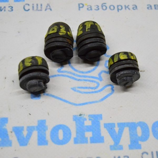 Отбойник капота лев VW Jetta 11-18 USA на бампере 867-827-500