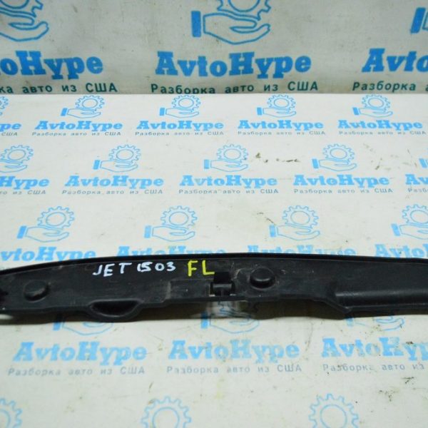 Уплотнитель крыла дверь-крыло лев VW Jetta 11-18 USA 5C6-821-111-A