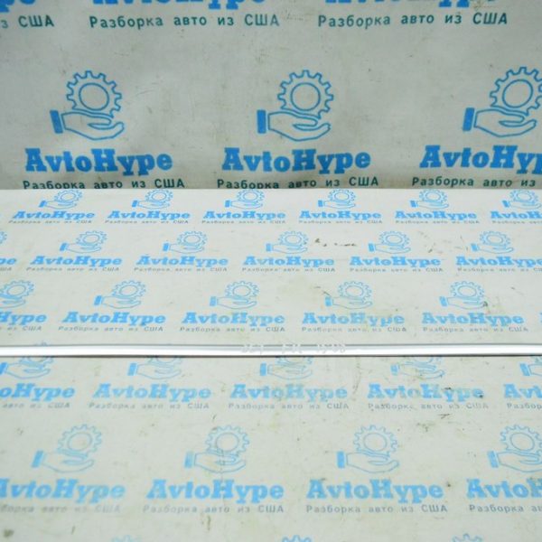 Молдинг дверь-стекло центральный перед прав VW Jetta 11-18 USA хром 5C6-837-476-C-3Q7