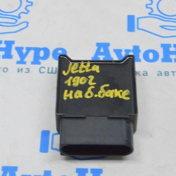 Блок управления топливным насосом VW Jetta 19- (02) 5Q0906093A