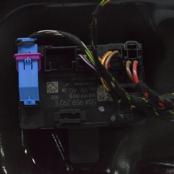 Компьютер двери перед прав VW Jetta 19- (02) 5q4 959 392 E