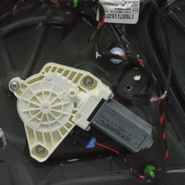 Стеклоподъемник с мотором перед прав VW Jetta 19- 17A-837-462-F